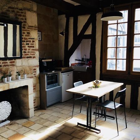 Appartement Dans Immeuble 15 Eme Siecles Vieux تور المظهر الخارجي الصورة